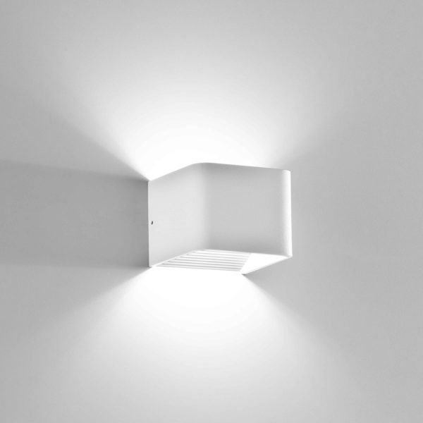 White aluminum wall lamp LED  Cubo